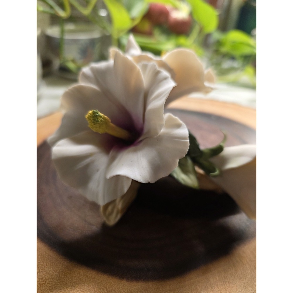 VTG Magnolia On A Branch Figurine